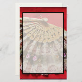 赤い背景の華美な手持ち型ファン 便箋 (正面/裏面)