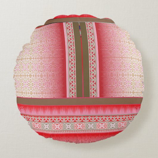 赤い背景を持つクロスステッチ模様 ラウンドクッション (正面)