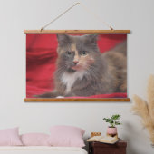 赤い背景リラックスに美しいペット猫 吊り下げ型タペストリー (寝室)