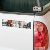 赤い自動車の中で女の子とパグ犬 バンパーステッカー (トラック上)