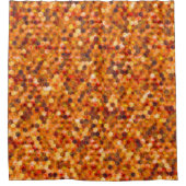 赤い色合いの染みに六角のモザイク シャワーカーテン (正面)