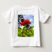 赤い花に蝶の葉を伸ばすシマウマ ベビーTシャツ (裏面)