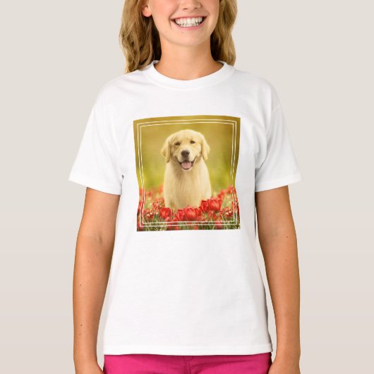赤い花に金の引退役者 Tシャツ (正面)