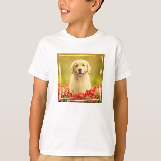 赤い花に金の引退役者 Tシャツ (正面)