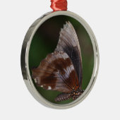 赤い花の上の白と茶色の蝶 メタルオーナメント (右)