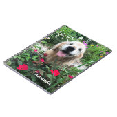 赤い花の中に笑顔のゴールデン·レトリーバー犬 ノートブック (左側)