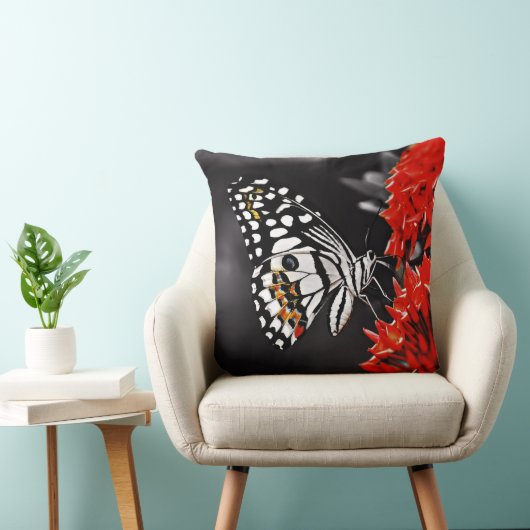 赤い花の蝶 クッション (椅子)