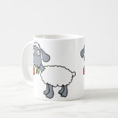 赤い花を持つかわいい2匹の子羊 白い羊 コーヒーマグカップ (正面左)