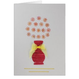 赤い花瓶で花をパーソナライズする