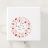 赤い苺のピンクの格子模様で ベリーマッチに感謝です フェイバータグ (インサイチュ)