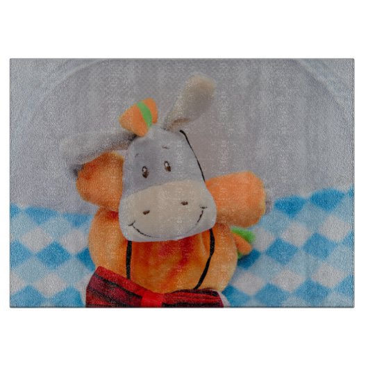 赤い蝶ネクタイの可愛い玩具 カッティングボード (正面)