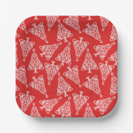 赤い裏地のある白いクリスマスツリー ペーパープレート