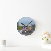 赤い製材トラックの工具店配達芸術 ラウンド壁時計 (ホーム)