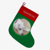 赤い襟の平和な白犬の写真 ラージクリスマスストッキング (正面 (吊り時))