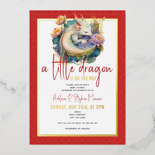赤い赤ちゃんシャワーの途中にある小さなドラゴン 箔招待状 (正面)