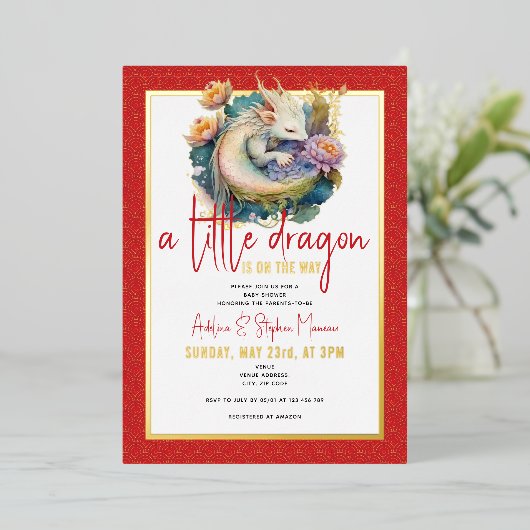 赤い赤ちゃんシャワーの途中にある小さなドラゴン 箔招待状 (立ち正面)