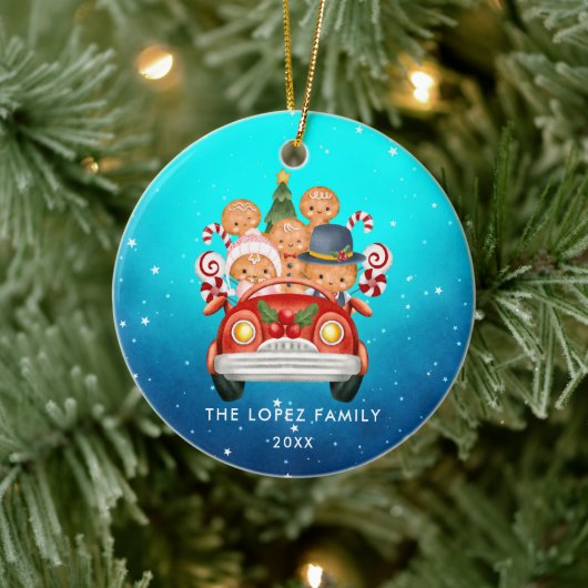赤い車の5の可愛いジンジャーパンの家族 セラミックオーナメント (ツリー)