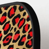 赤い金ゴールドとブラックフォイルヒョウのブラシストローク ピックルボールラケット (左詳細)