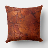 赤い錆の背景に豪華なベネチアンマスク クッション (裏面)