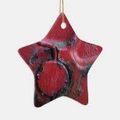 赤い錆びたトラックがクローズアップ セラミックオーナメント (右)