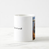 赤い長い髪のダックスフントのマグ コーヒーマグカップ (中央)