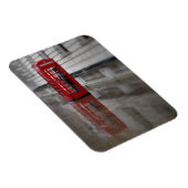 赤い電話ボックスの反射 – London Magnet マグネット (右側)