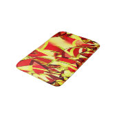 赤い霧雨の画像に黄色の縞がある バスマット (アングル)