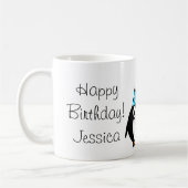 赤い風船と名前入りペンギンの誕生日マグカップ コーヒーマグカップ (左)