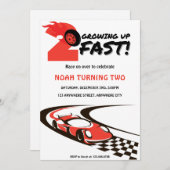赤い高速レースカーの誕生日パーティーを2つ成長 招待状 (正面/裏面)