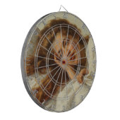 赤い髪のベッドに横たわる美しい少女 ダーツボード (正面左)