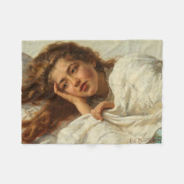 赤い髪のベッドに横たわる美しい少女 フリースブランケット