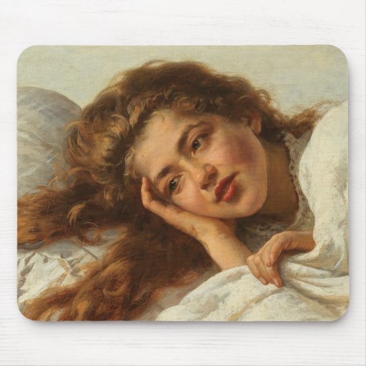 赤い髪のベッドに横たわる美しい少女 マウスパッド (正面)