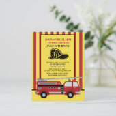 赤い黄ストライプの色の消防車の子供の3歳の誕生日 ポストカード (スタンド正面)