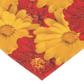 赤い黄色とオレンジのマリゴールドのメドレー ショートテーブルランナー (コーナー)