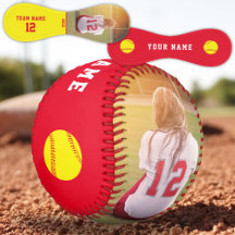 赤い黄色のチーム名とプレイヤー名番号写真