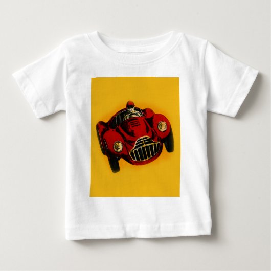 赤い黄色の古いオートレースカー ベビーTシャツ (正面)