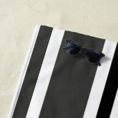 赤い黒いグレーの垂直ストライプ線パターン ビーチタオル (インサイチュ)