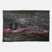 赤い黒い木のモッシーな木の樹皮モノグラム キッチンタオル (横)
