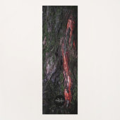 赤い黒い木のモッシーな木の樹皮モノグラム ヨガマット (正面)