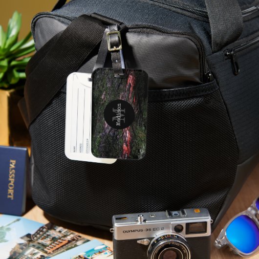 赤い黒い木のモッシーな木の樹皮モノグラム ラゲッジタグ (正面&裏面)