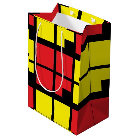 赤い黒の黄色い正方形の幾何学的パターン ミディアムペーパーバッグ (裏面アングル)