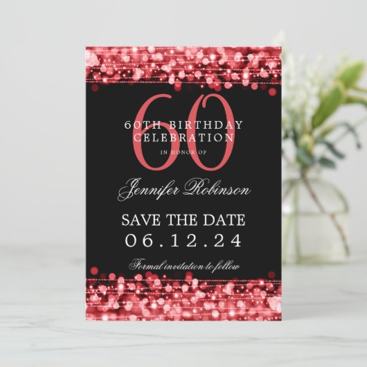 赤い60歳の誕生日「Save the Date」詳細付き 招待状 (スタンド正面)