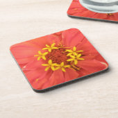 赤い《植物》百日草マクロコルクコースター コースター (左側)