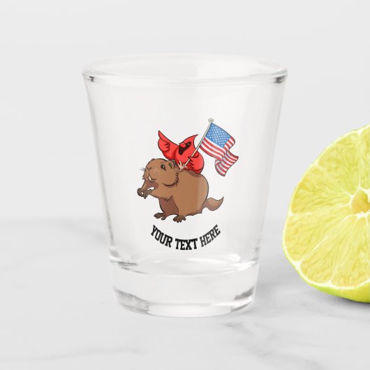 赤い（鳥）ショウジョウコウカンチョウがアメリカ国旗で地豚に乗る ショットグラス (正面)