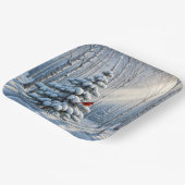 赤い(鳥)ショウジョウコウカンチョウが雪に覆われた松 ペーパープレート (傾斜あり)