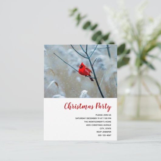 赤い（鳥）ショウジョウコウカンチョウの冬の自然写真クリスマス インビテーションポストカード (スタンド正面)