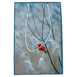 赤い（鳥）ショウジョウコウカンチョウの冬の自然写真クリスマス ミディアムペーパーバッグ