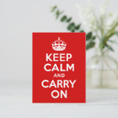 赤い「Keep Calm and Carry On」 ポストカード (スタンド正面)