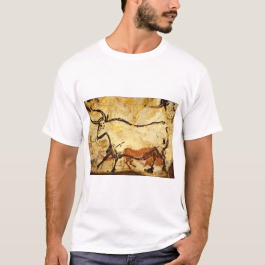 赤いBull', Lascaux、古さのDordogne_Art Tシャツ (正面)