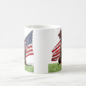 赤いDobermannおよび旗 コーヒーマグカップ (中央)